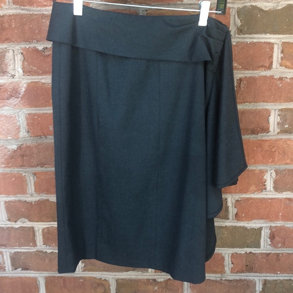 Grey flannel skirt with side ruffle - Picture 1 of 3